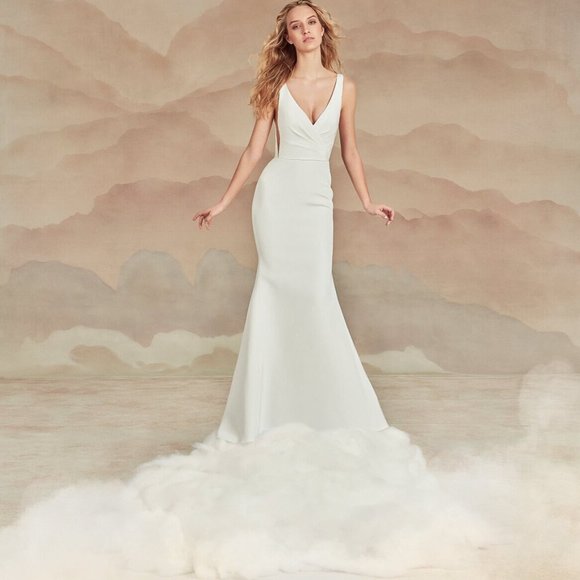 Ines Di Santo Elen Gown, fits size 0 2 4 - Picture 13 of 15